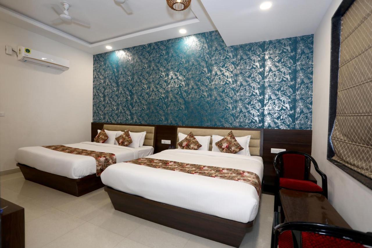 Hotel Bhairav Bagh With Swimming Pool Удайпур Екстер'єр фото